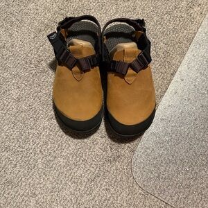 Bedrock Mountain Clogs in Brown Nubuck Leather